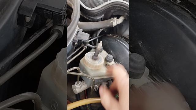Отличие тормозов старого мерседеса w124 от всех современныз марок машин. смотреть онлайн