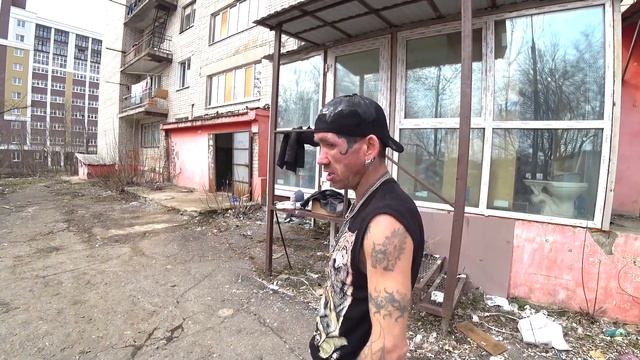 Хочу пожрать - На что готов мужик за 300 Страусиным яйцом по башне Андрюхе Жесть смотреть онлайн