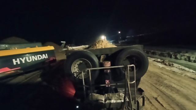 Загрузка песка/выгрузка ЩПС в -15° смотреть онлайн