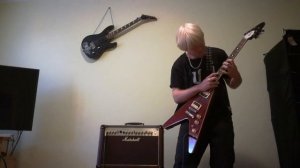 Gibson Flying V (2016 HP)   +   Digitech Trio Plus