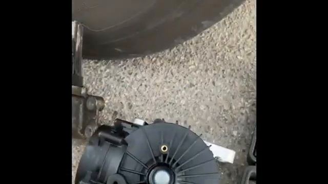 Freightliner Cascadia Crankcase Breather Replacement due to Oil Leak DIY смотреть онлайн