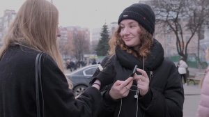 КАКУЮ ПЕСНЮ ТЫ СЛУШАЕШЬ? Узнай какая Музыка играет у прохожих в наушниках! БОЛЬШОЙ ОПРОС #9