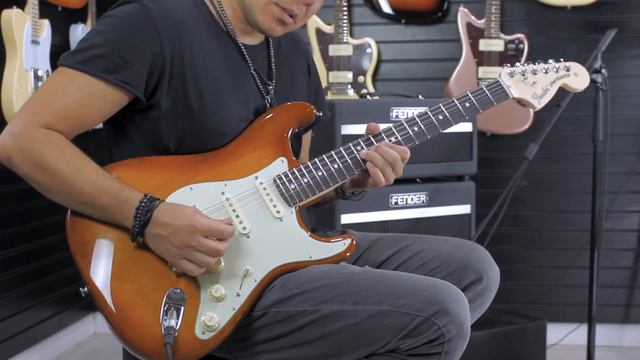 Fender® American Performer - Stratocaster SSS смотреть онлайн