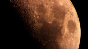 Луна в любительский телескоп - рефрактор Sky-watcher bk 70/900 eq2 + камера Levenhuk t130