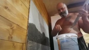 Как положить плитку в деревянном доме.