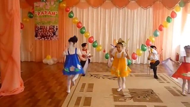 Танец с ложками в детском саду