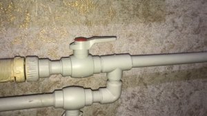 Установка двух шаровых кранов в чугунные батареи