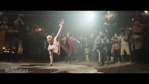 Используя свою суперсилу он должен спасти мир!
