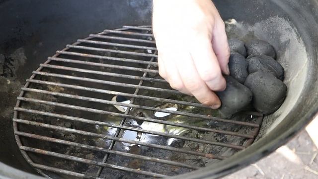 Копчёная скумбрия на угольном гриле #копчение #гриль #скумбрия