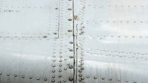 Почему самолеты клепают, а не сваривают?