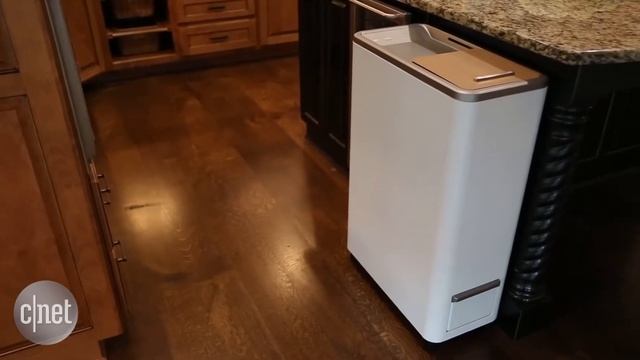 This speedy composter turns food one day into fertilizer the next смотреть онлайн