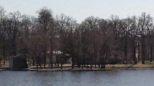 Большой пруд Екатерининского парка.  Паром.  Грот.  Чайки.