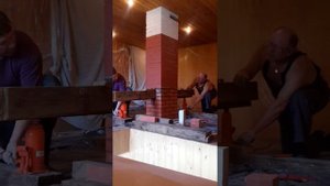 Трубу кирпичную подвесить на втором этаже