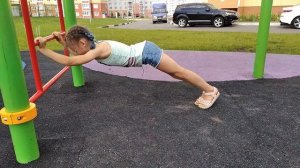 Отжимания Ганнибала в исполнении 8 летней гимнастки