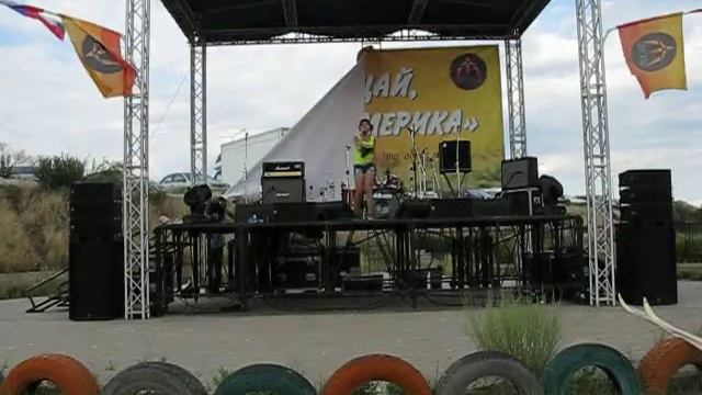 Инна Лайф - ПРАЗДНИЧНЫЙ ДЕНЬ смотреть онлайн