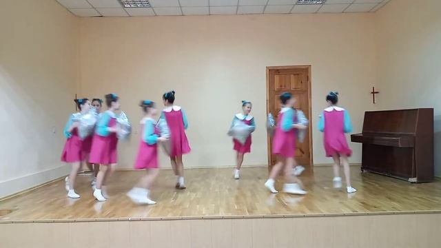 Ансамбль танца "Радуга". "Цветные сны" (средняя группа) г.Николаевка смотреть онлайн