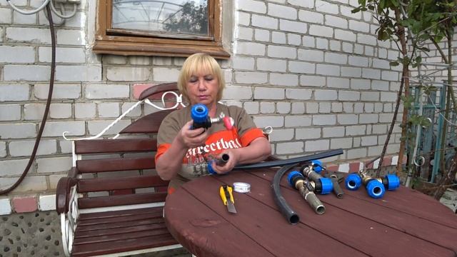 Водопровод для полива огорода женщина сделать сможет!