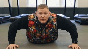 ПЕРВАЯ ТРЕНИРОВКА В ЗАЛЕ. Что делать в зале новичку. Как заниматься на тренажёрах.