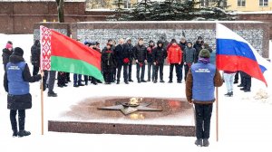 Церемония возложения цветов к Вечному огню в Смоленске
