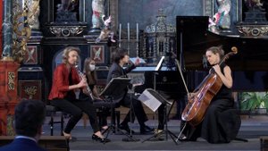 Beethoven: Gassenhauer-Trio & Grand Trio / Sabine Meyer, Sol Gabetta & Song-Jin Cho