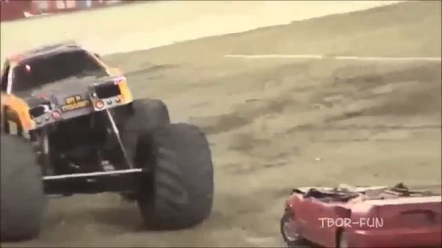 Грузовики монстры. Американское авто шоу грузовиков монстров. смотреть онлайн