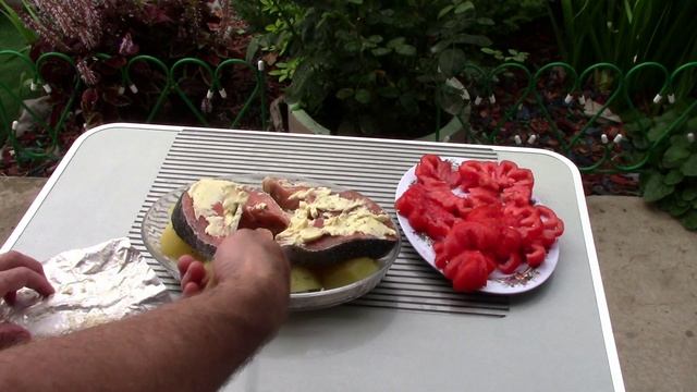 Стейки форели под сливочным соусом с картошечкой