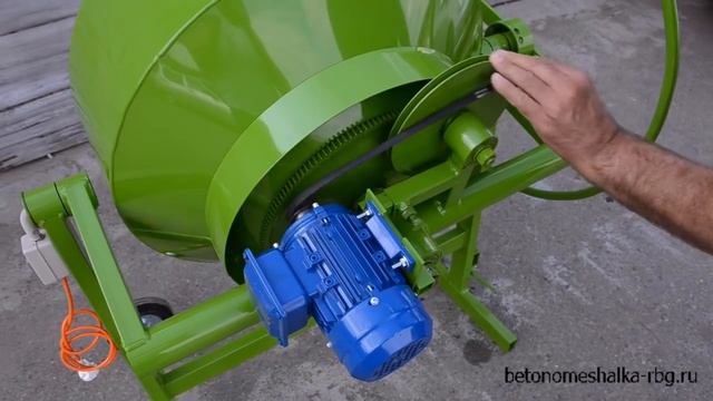 Натяжка и замена ремня бетономешалки РБГ "Гамбит" смотреть онлайн