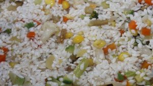 Плов с овощами и томатным соком