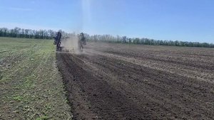 Напросился на капиталочку. мтз80 тянет Т-150. сломался богатырь