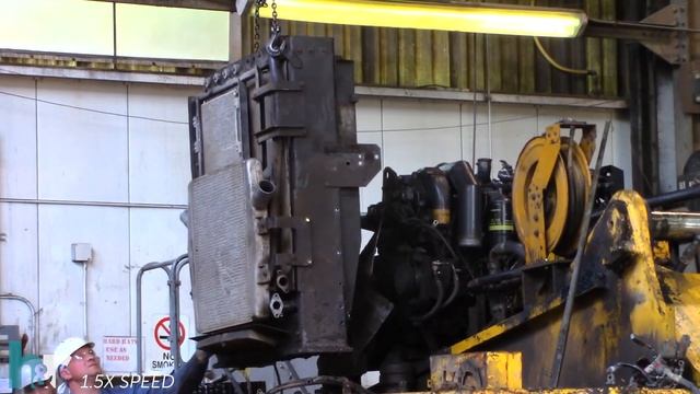Komatsu PC400 Excavator - REMOVING THE RADIATOR! смотреть онлайн