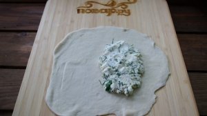 Чебуреки с творогом и зеленью