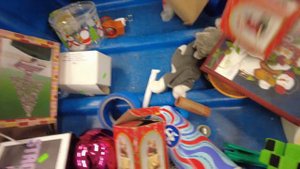 Американская барахолка. Ищем ценные вещи в секонд-хенде. Goodwill. Вещи на вес