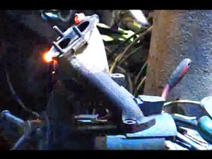 Как выкрутить сломанную шпильку или болт / How to unscrew the broken stud or bolt