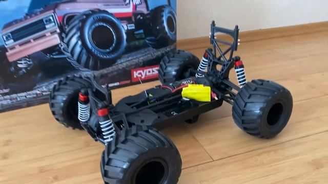 Итоговый обзор - Kyosho Fazer Mk2 Mad Van - мой лучший бюджетный грузовик 10:10 | poritor rc