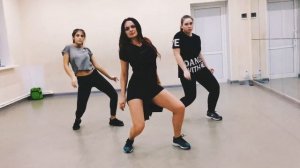 Dancehall female dance