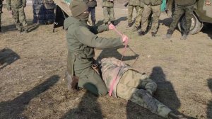 Первая помощь раненому