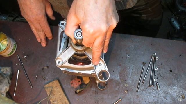 Мотор Welling HXGM2I.03, от стиралки, проточка коллектора, замена щёток. смотреть онлайн