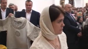 Вручение облачения Патриарху Кириллу