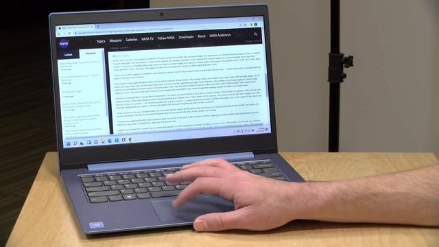 Lenovo's Lowest Cost 14" Laptop : IdeaPad 1 Review смотреть онлайн