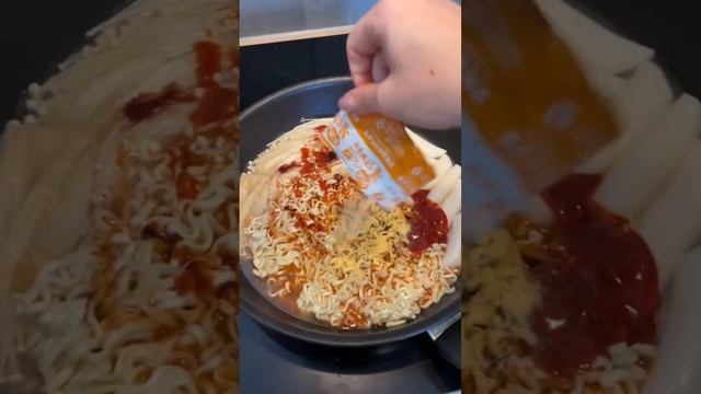 Enoki mushroom ramen tteokbokki смотреть онлайн