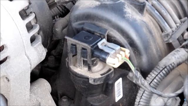 Changing MAP and MAF sensors in a 2002 Pontiac Grand Prix 3800 Series 2 V6 смотреть онлайн