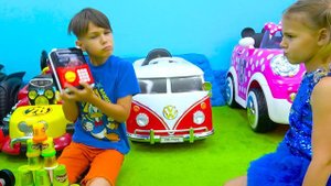 Пять детей. Готовим разноцветную лапшу