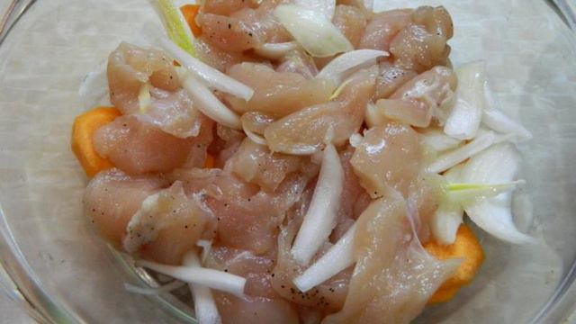 Картофельная запеканка с мясом и морковью