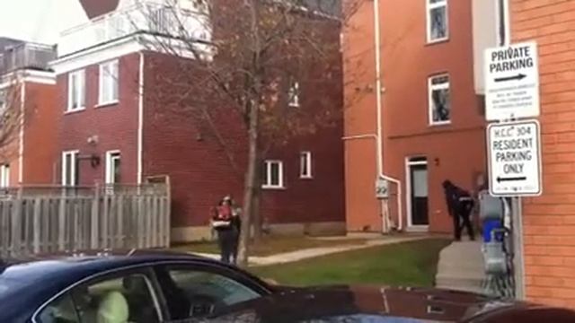 Учимся подметать двор смотреть онлайн