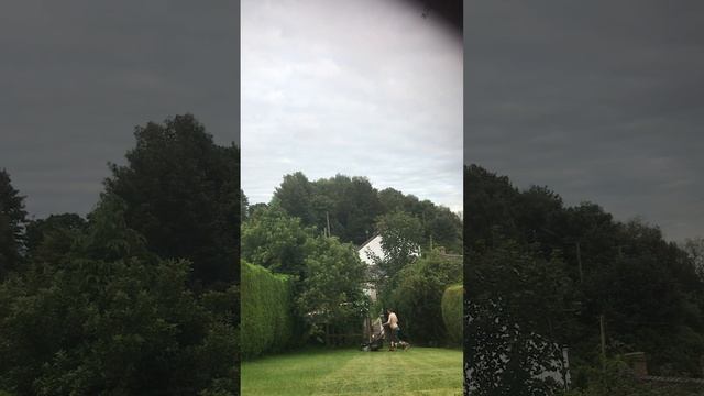 A fat and hugely git cutting the grass and yes it is me смотреть онлайн