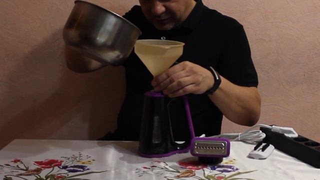 Видео обзор ручного отпаривателя Kitfort KT-934-3 смотреть онлайн