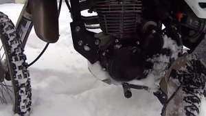 Как едет  Racer enduro 150 по снегу.