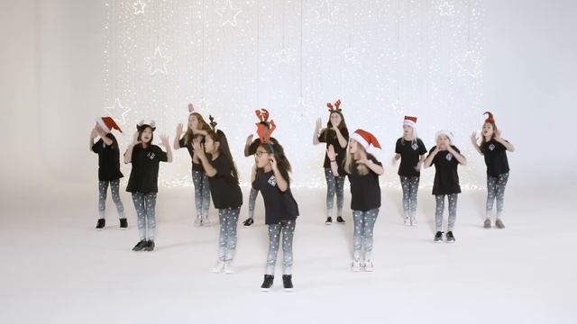 Up on the Housetop | Christmas Dance Song with Easy Moves смотреть онлайн