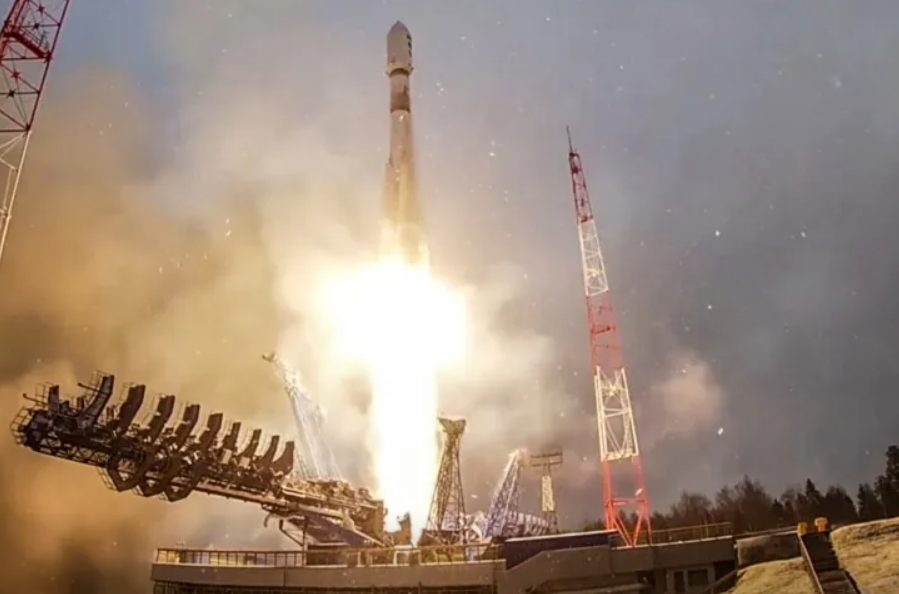 Ракета-носитель «Союз-2.1Б» с военным спутником запущена с космодрома Плесецк