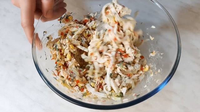 Салат "Морская жемчужина" из кальмаров с красной икрой и крабовыми палочками на Новый год 2021!